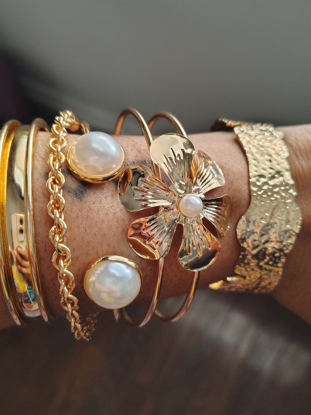 Gold Floral Pearl Cuff Bracelet Set Of 5  - Women's Fashion Jewelry